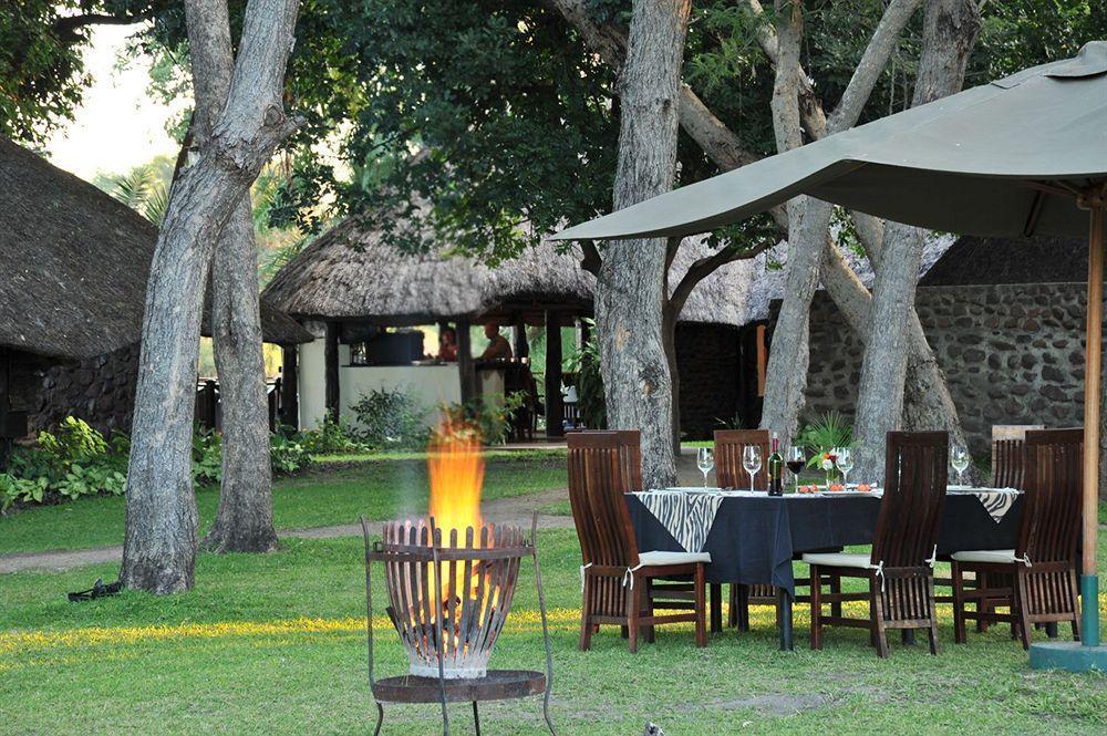 Three Cities Thorntree River Lodge Livingstone Exteriör bild